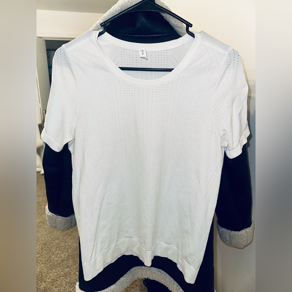 Athleta White Top Size Small